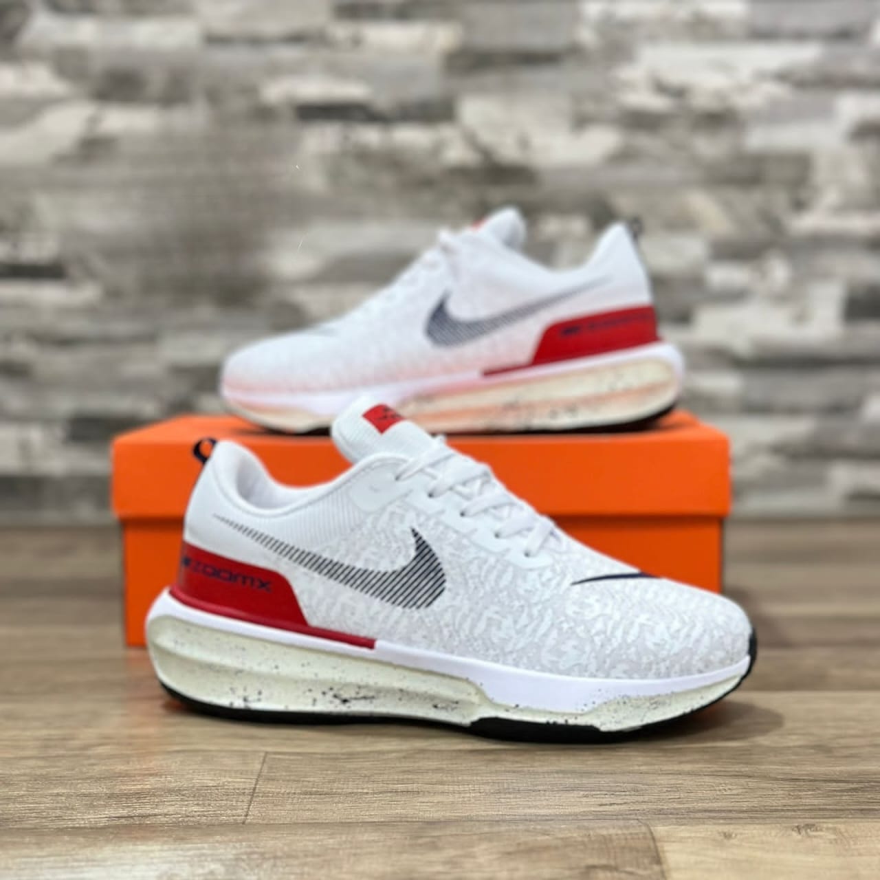 NIKE ZOOMX INVICIBLE