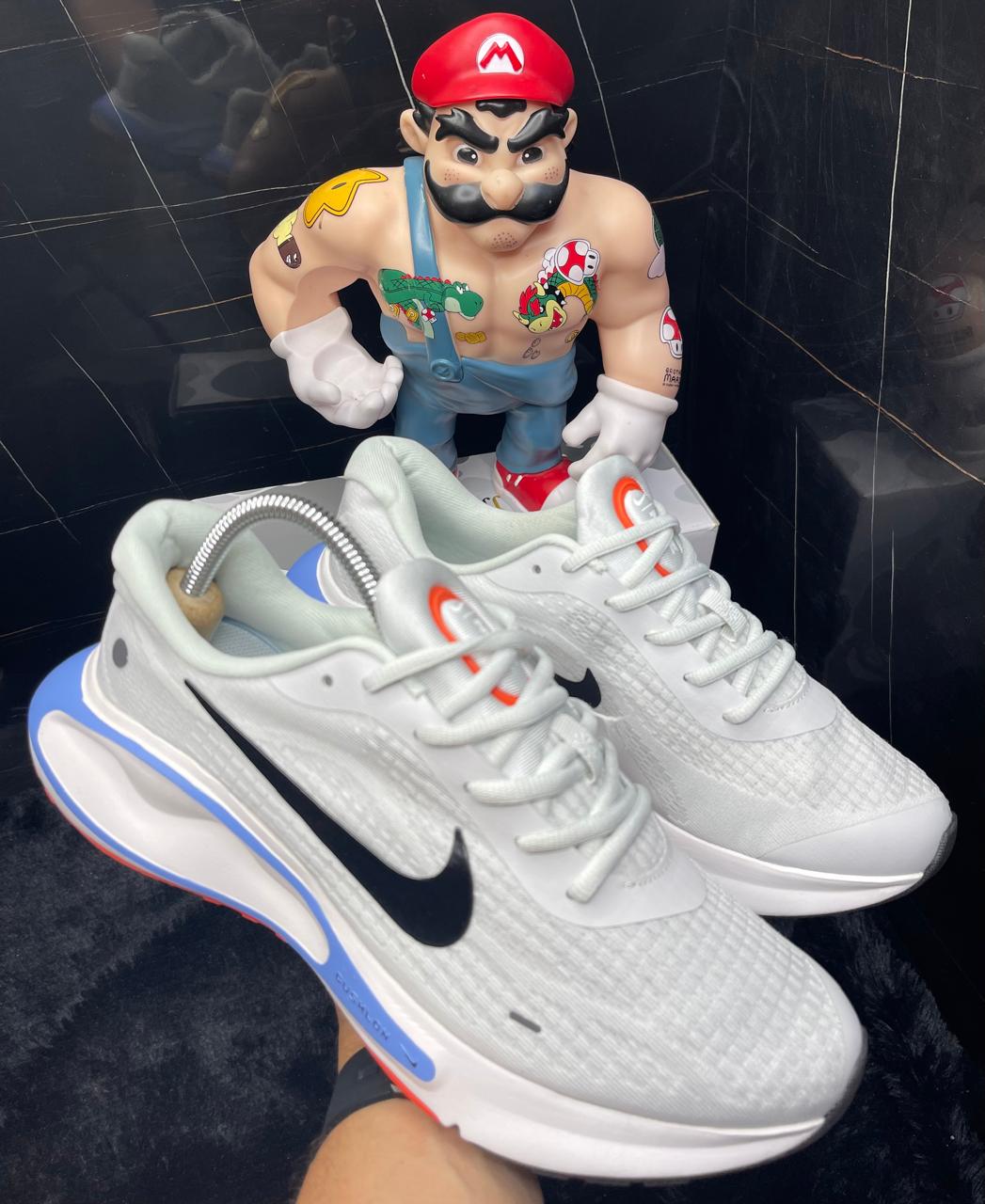 NIKE ZOOM CUSHLON
