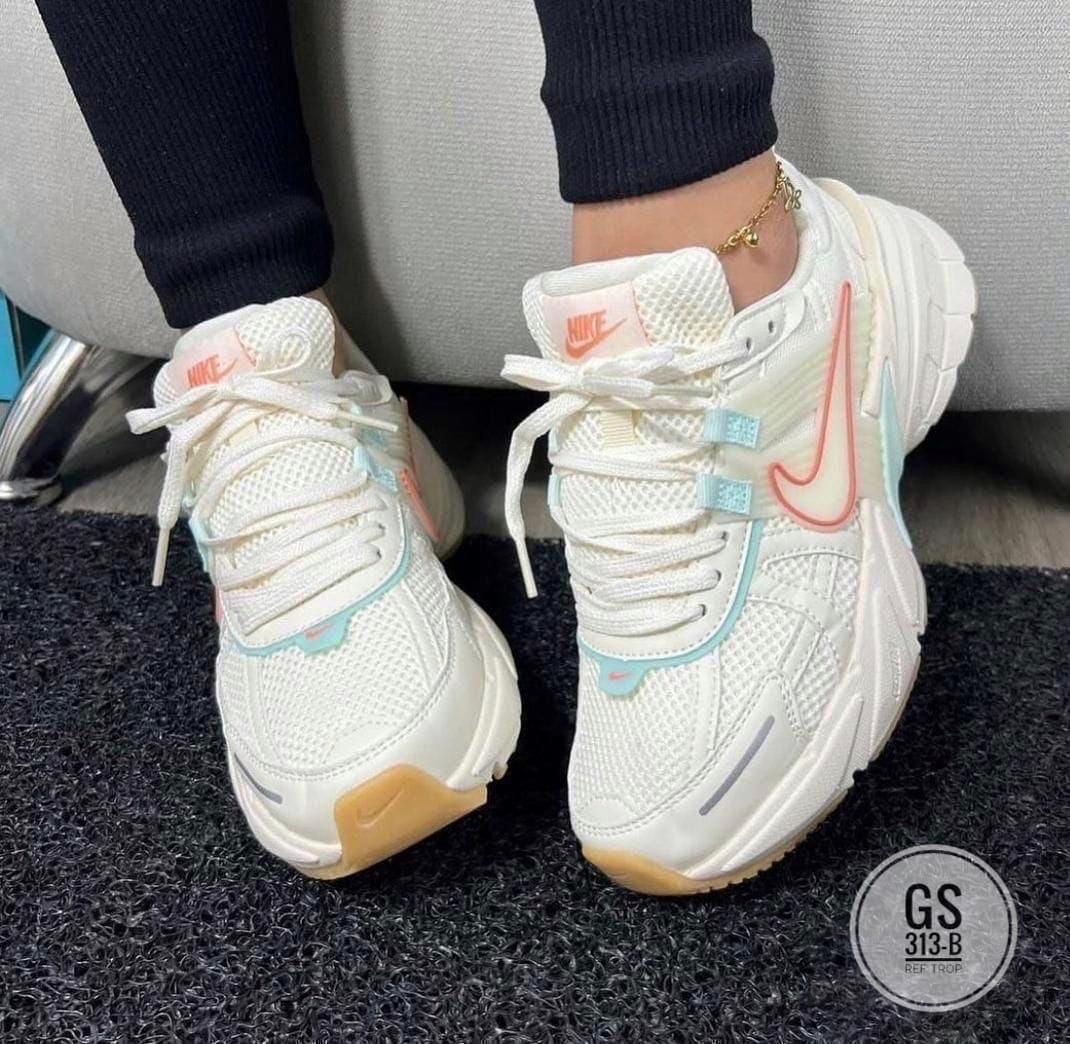 Tenis Deportivo Nike Araña de Dama