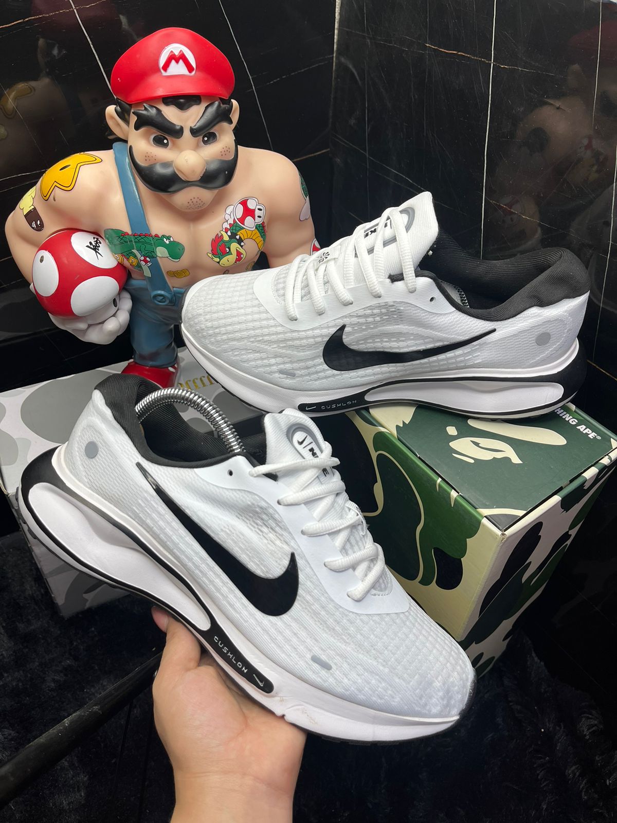 NIKE ZOOM CUSHLON